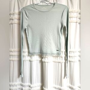 Great condition, Hollister sweater.  Size medium. Price is firm.